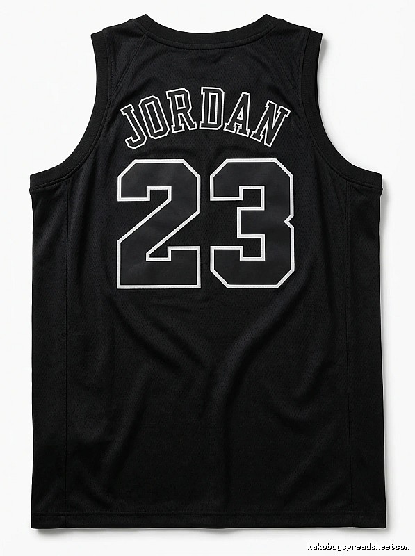 The No. 23 black vest of the Michael Jordan.