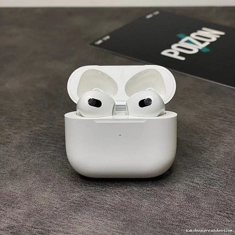 Apple AirPods Pro Earbuds in White
