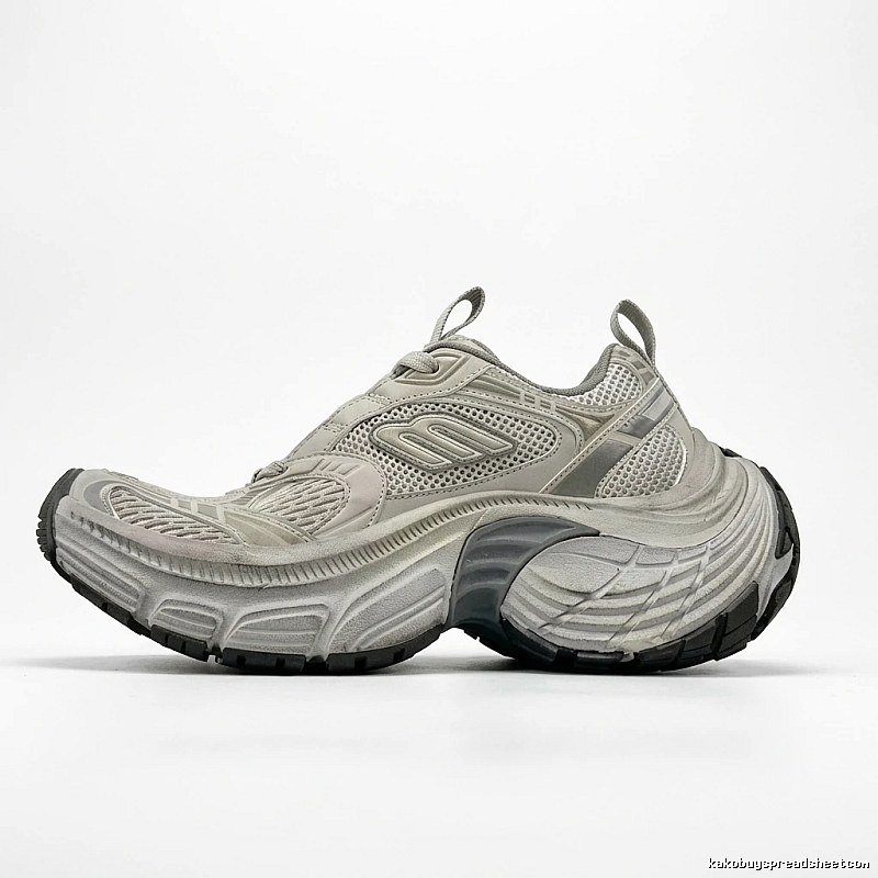 Balenciaga retro-style grey sports shoes