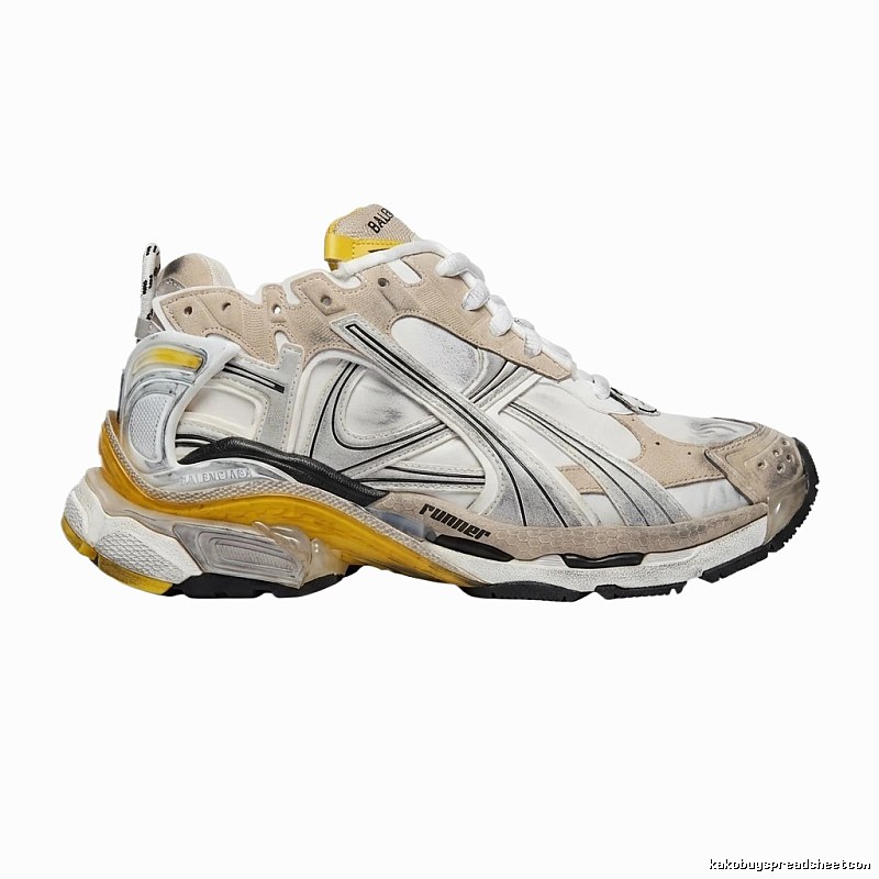 Balenciaga retro-style sports shoes