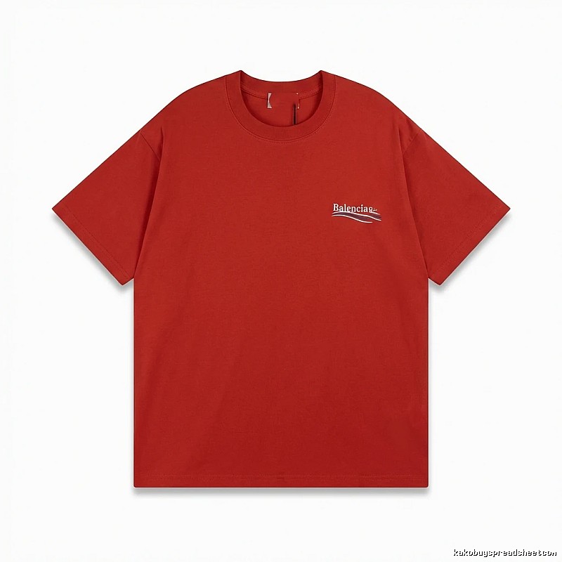 Balenciaga's simple-style red T-shirt