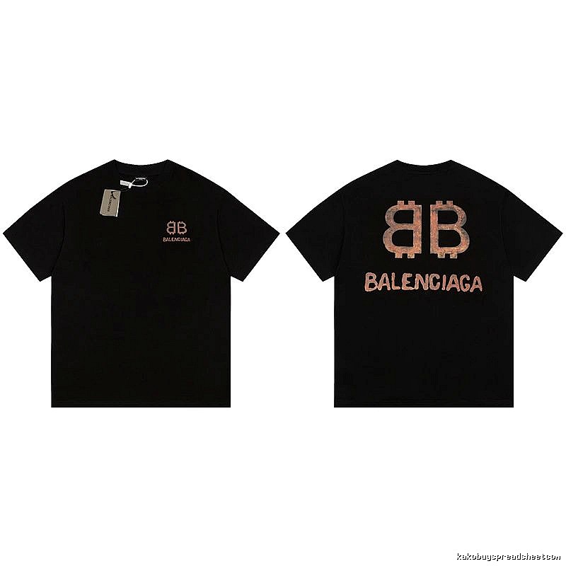 Balenciaga's trendy and cool black T-shirt.