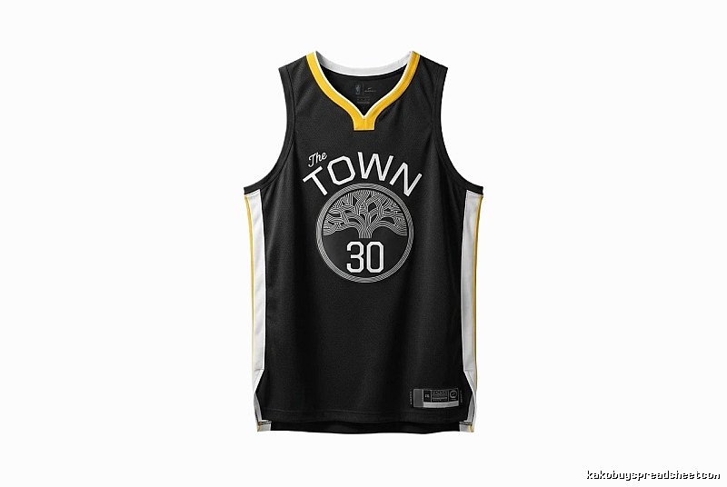 Black basketball uniforms of Curry The TOWN