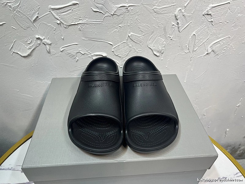 Black Slide Sandals with Black Open-toe Slide Pair for Casual Outfits