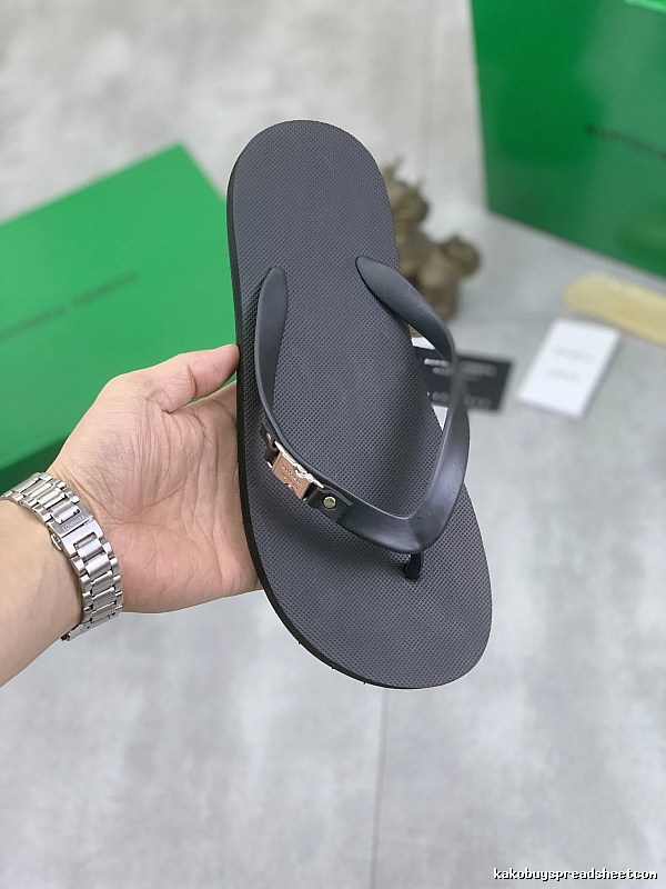 BOTTEGA VENETA Minimalist Style Black Flip-Flops