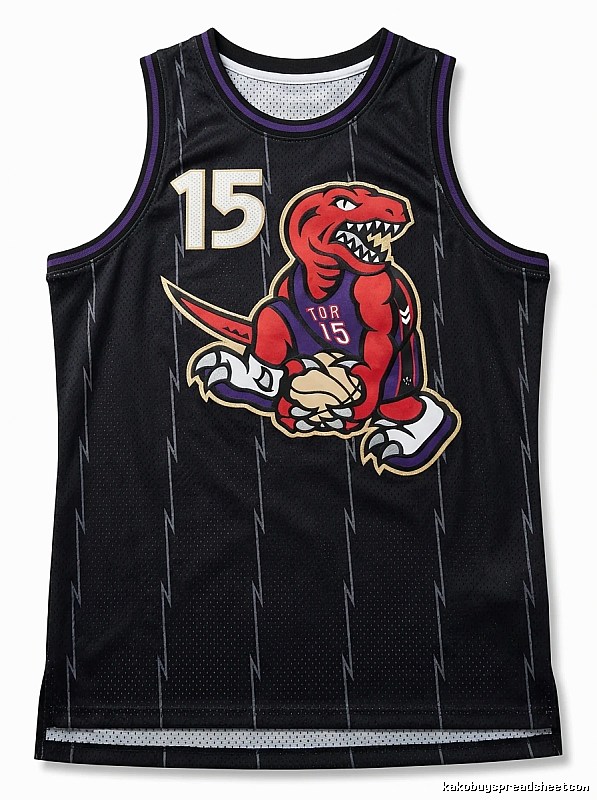 Carter's black-purple basketball jersey of the Raptors.