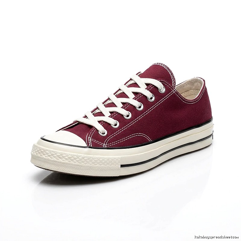 Converse classic burgundy canvas shoes