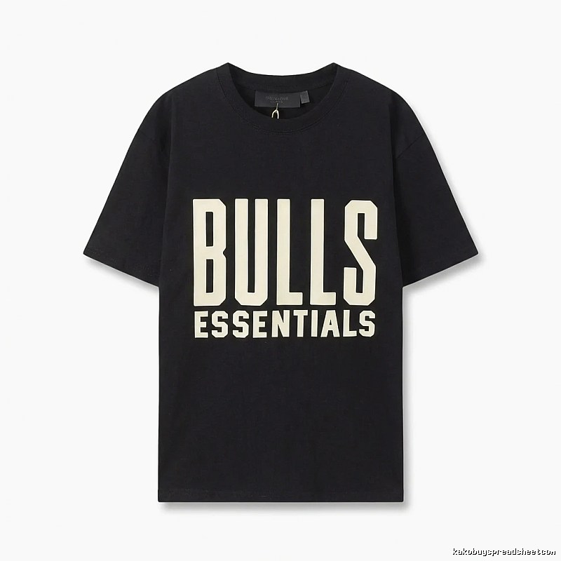 ESSENTIALS Bulls-style black T-shirt