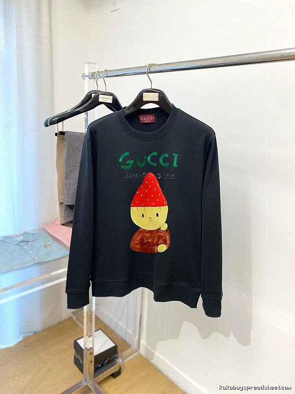 Gucci Black Gucci Sweatshirt with Mushroom Sweatshirt for Travel Look
