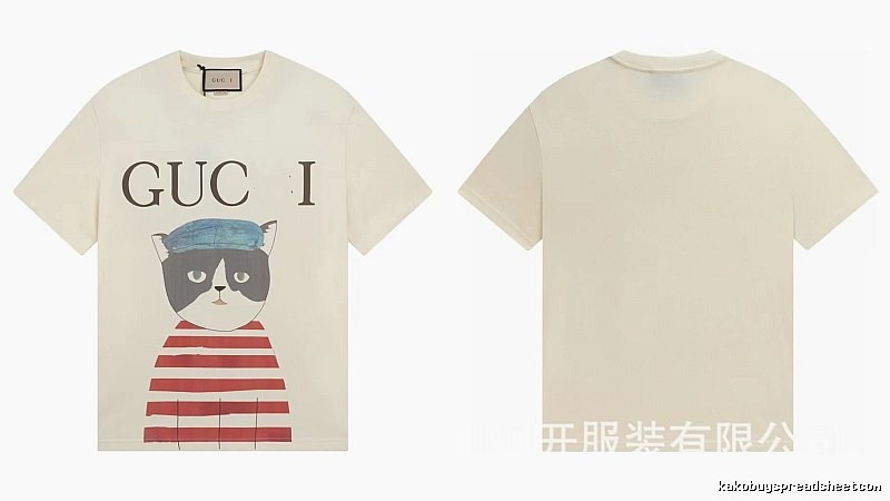 Gucci Cat Print Vintage Style Off-White T-Shirt