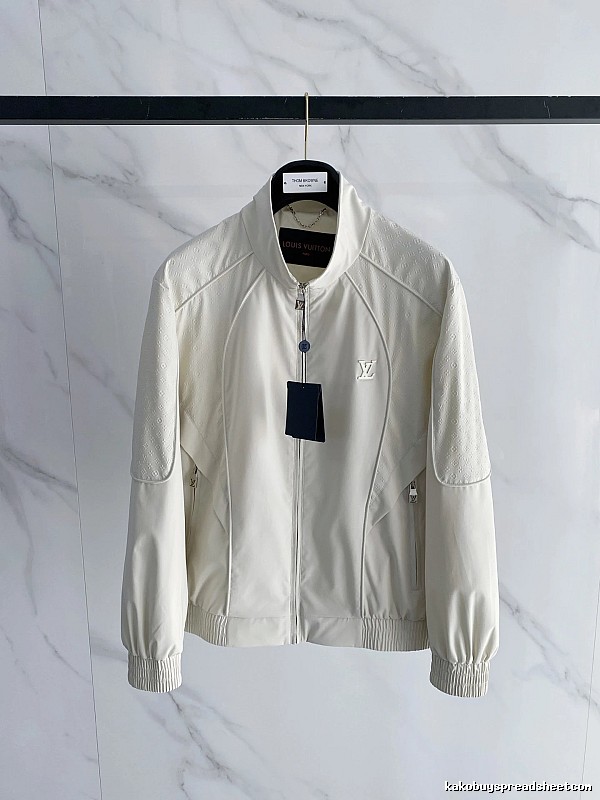 Light Jacket by Arc’teryx with Cream Zip Jacket with Small