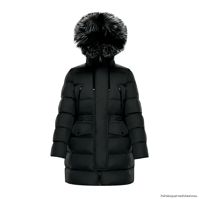 Long black down jacket of Moncler