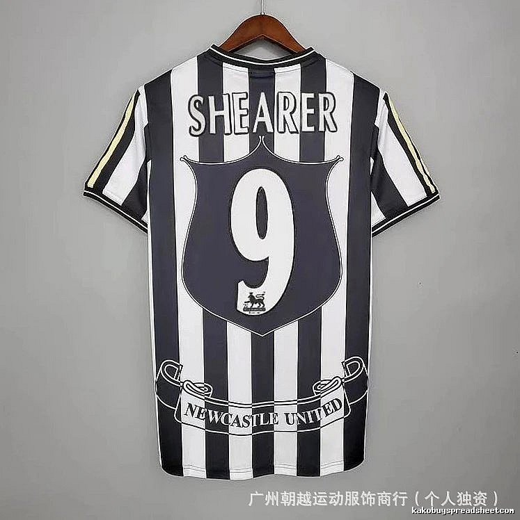 Manchester United Relaxed Beckham #7 soccer jersey White Black Retro with Versatile Design