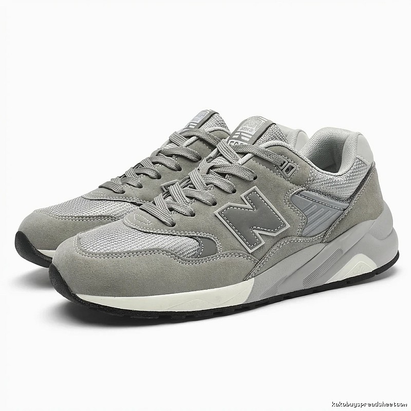 New Balance retro-style grey sports shoes