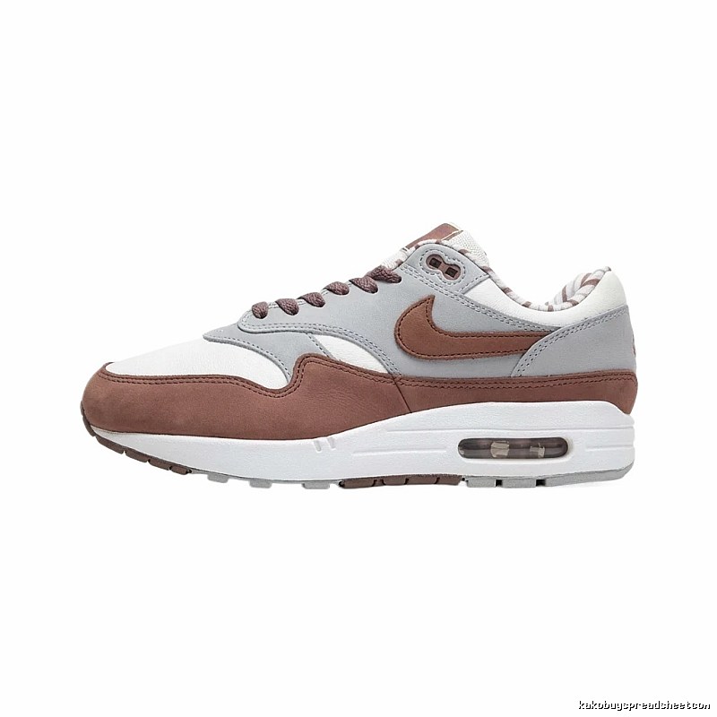 Nike Air Max 1 Retro Brown and White Sports Shoes