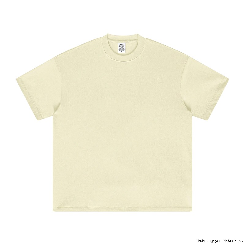 Patterned Plain white T-shirt Minimal White Short with Polished Detail