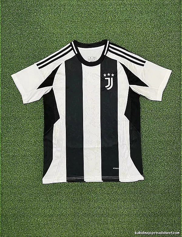 Real Madrid Daily Home soccer jersey White Real Madrid with Visual Detail