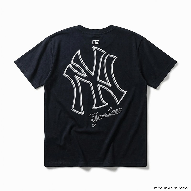 Simple-style black T-shirt of the MLB Yankees