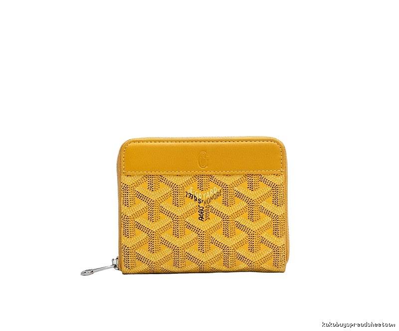 The classic yellow wallet of GOYARD