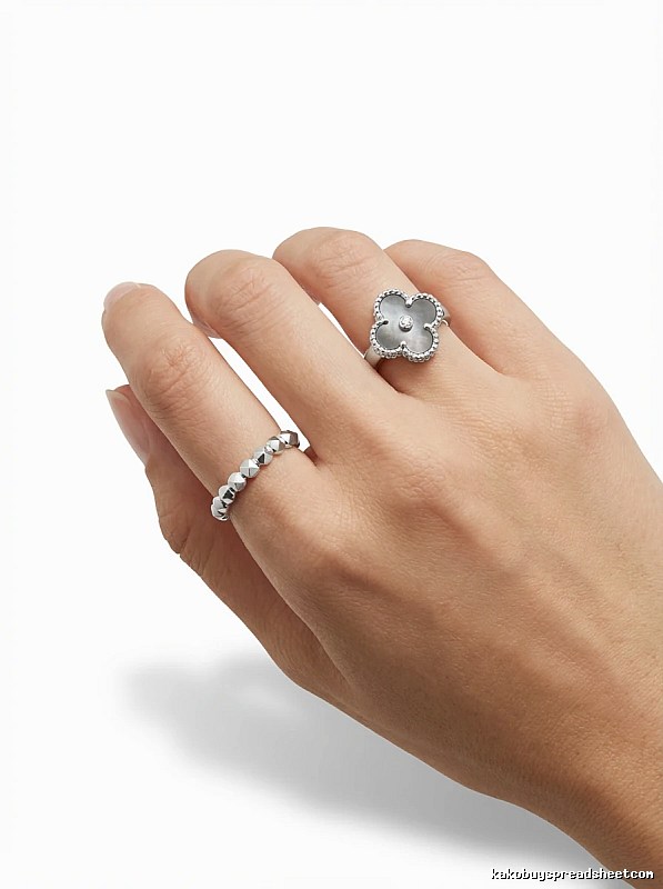 Van Cleef & Arpels four-leaf clover silver ring