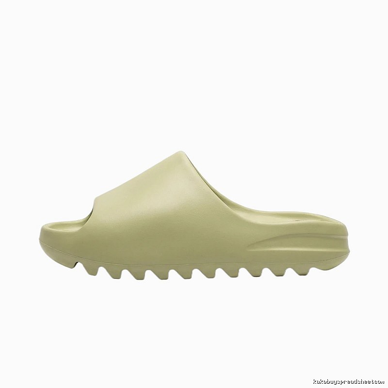 Yeezy Clog in Bean Green